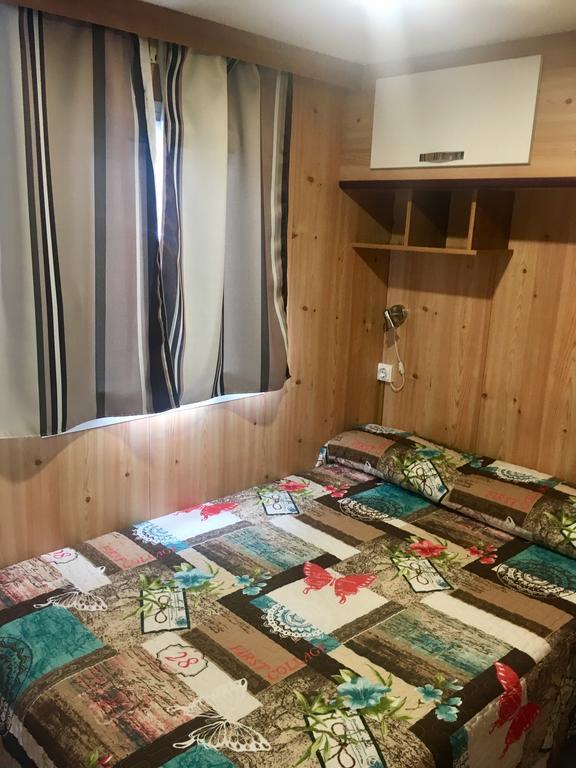 Camping Boneta Barruera Eksteriør bilde